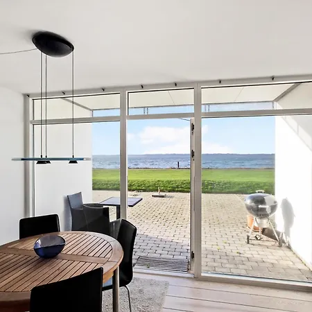Beautiful Two-storey With Panoramic Views Of Bay Ferienhaus