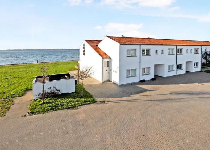 Beautiful Two-storey With Panoramic Views Of Bay Hébergement de vacances *
