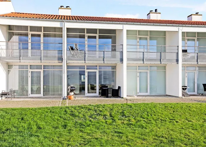 Hébergement de vacances Beautiful Two-storey With Panoramic Views Of Bay *